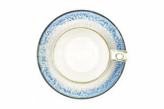 Kujira Yunomi from above, the white inside and the blue-rimmed saucer