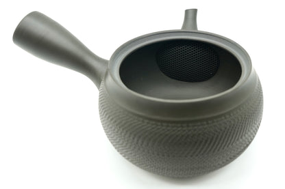 Rikyu Nezumi kyusu with the lid off, showing the fine cera-mesh strainer inside