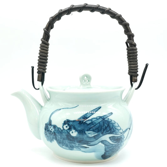 Dragon Kyusu, the 500 ml dobin teapot included in the Dragon Japanese Tea Set