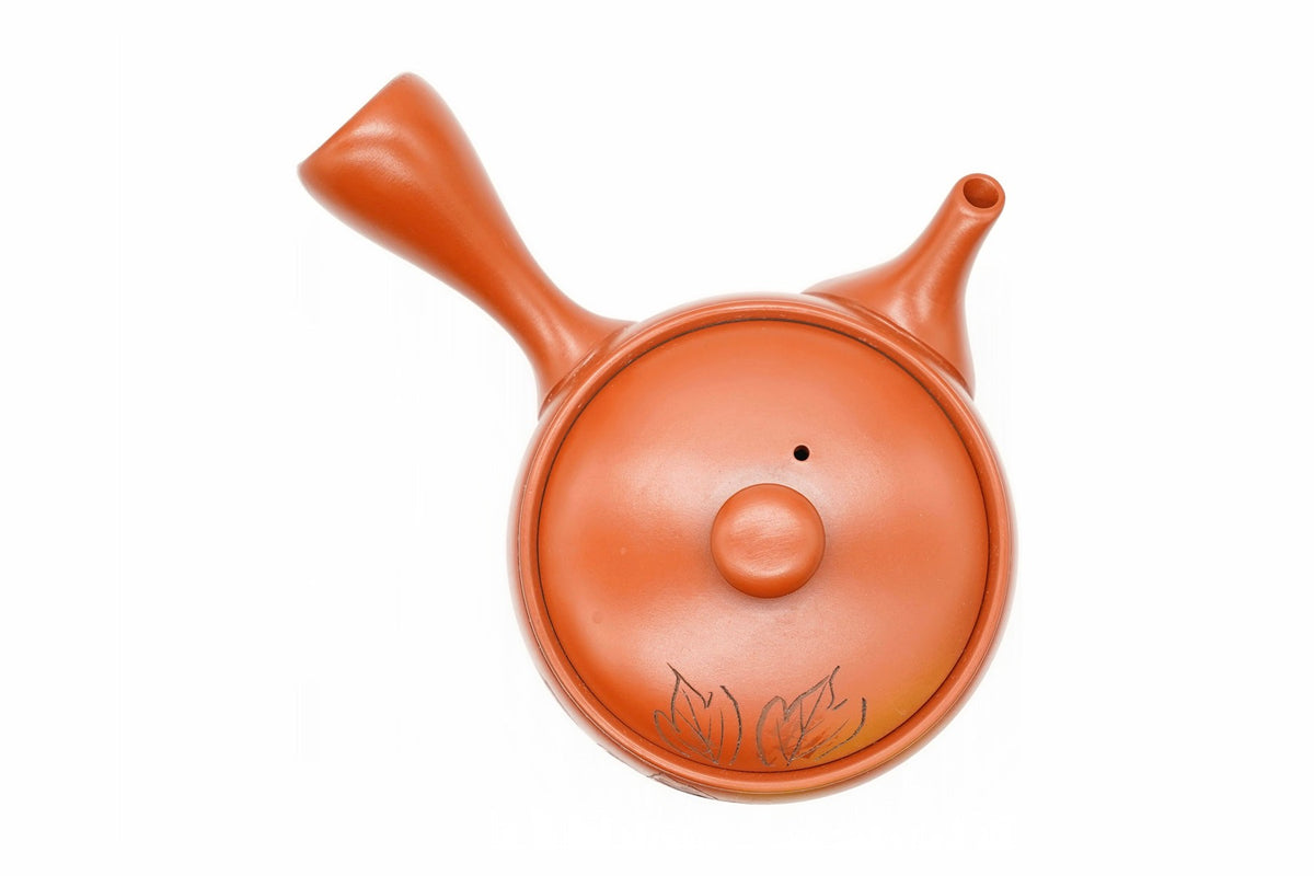 Botan Kyusu from above, two carved leaves on the lid