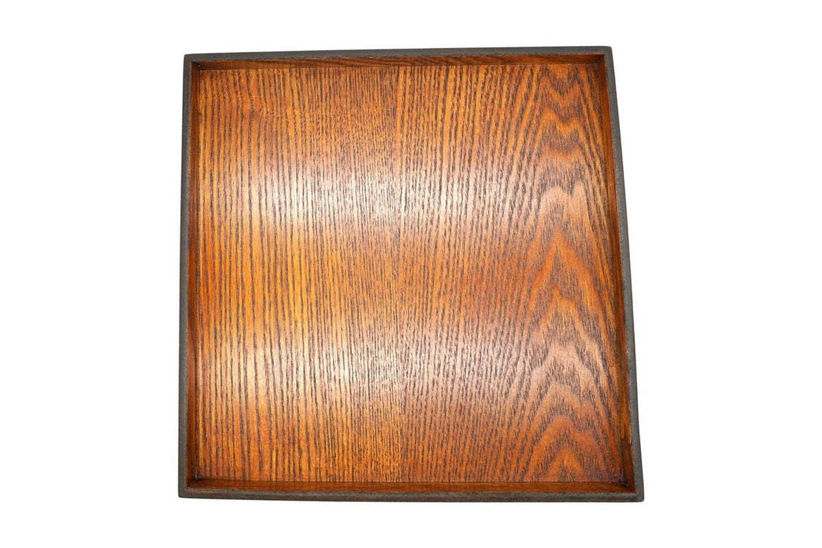 Chairo Kaku-bon from above, the square floor of the tray with the wood grain running across it