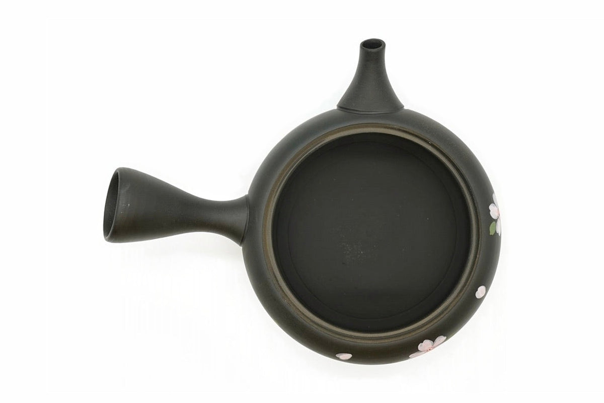 Hanafubuki Kyusu from above with the lid off, the wide opening, side handle and spout