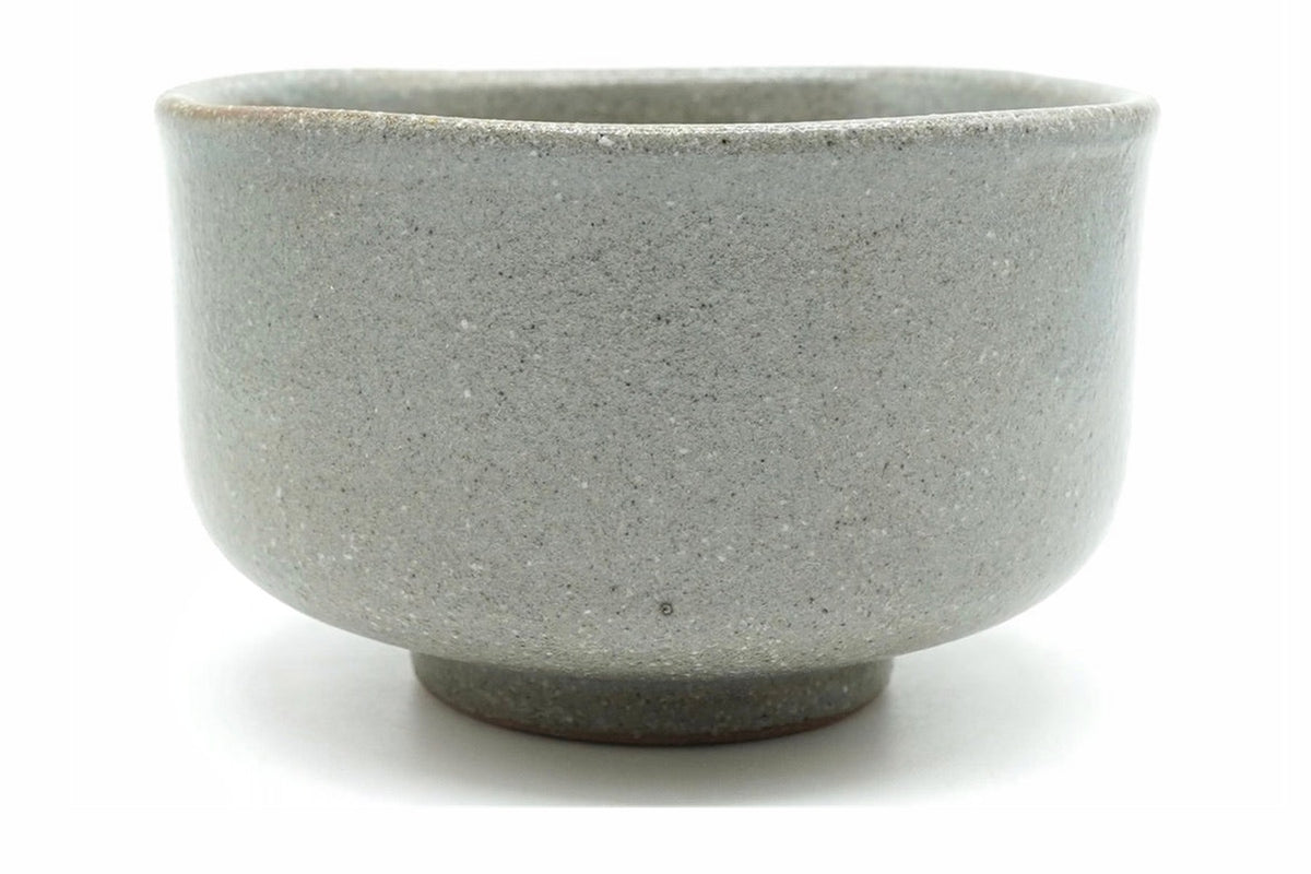 Harugasumi Yunomi, the plain speckled grey side with the bare clay foot