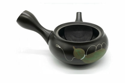 Hyotan Kyusu with the lid off, the curved stainless mesh over the spout opening inside