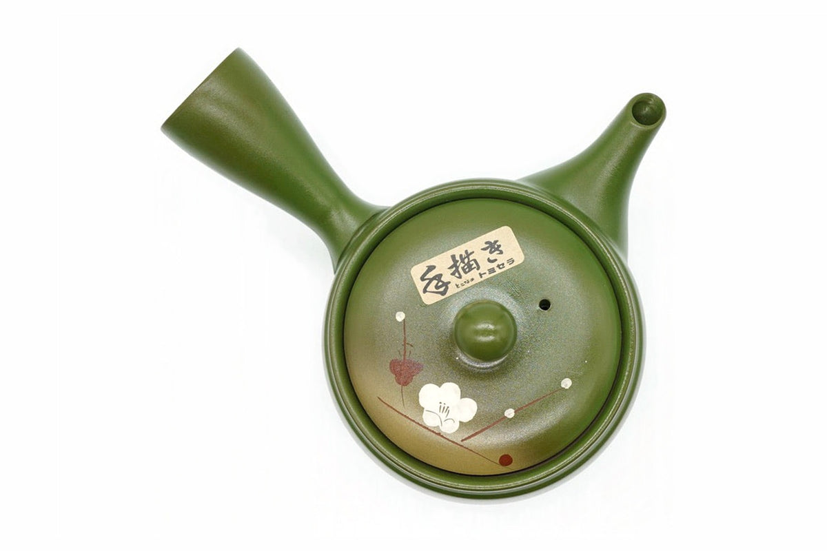 Midori Kyusu from above, a blossom painted on the lid
