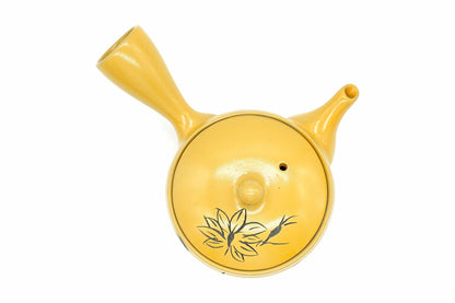 Natsu No Yoi Kyusu from above, leaves painted on the lid, EdoMatcha Sydney