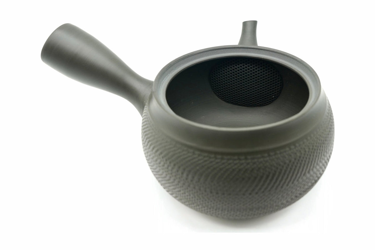 Rikyu Nezumi kyusu with the lid off, showing the fine cera-mesh strainer inside