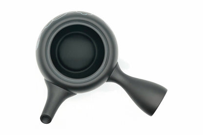 Romansu Kyusu from above with the lid off, the black inside