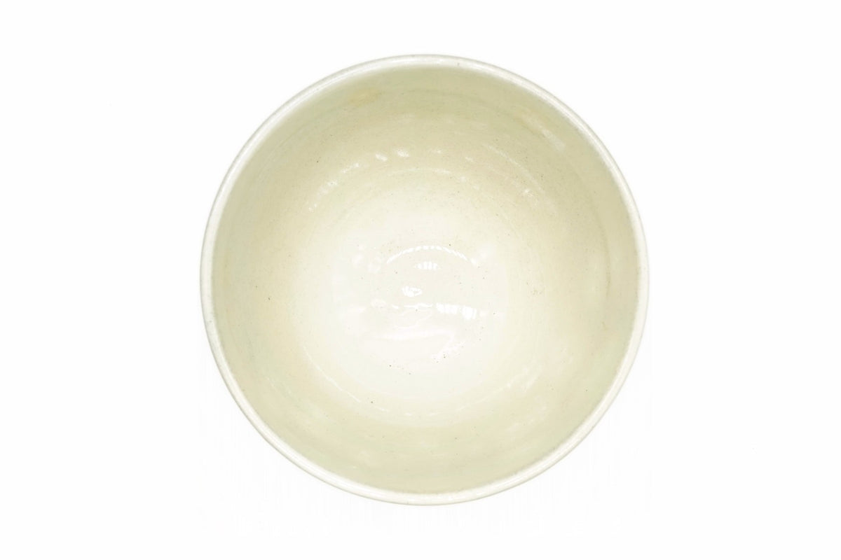 Shiro-Nagashi Chawan from above, the pale cream inside